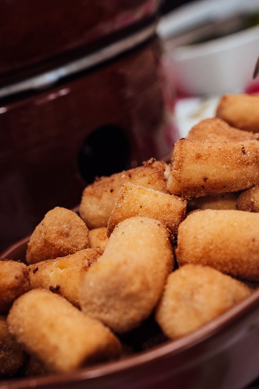 Banana à milanesa servida no buffet de feijoada